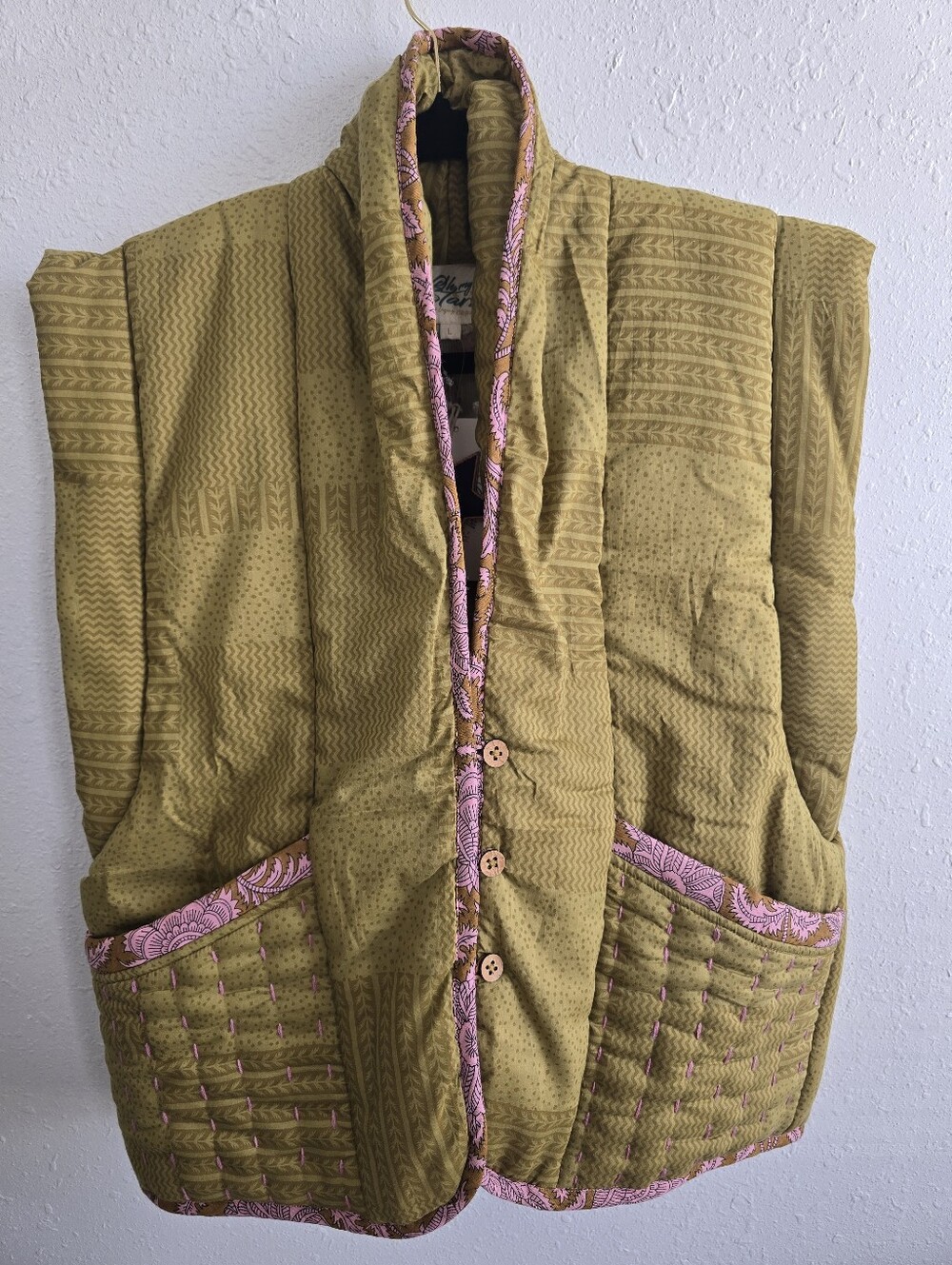 Oh My Stars Patchwork Quilted Vest Size Large Olive & Pink NWT